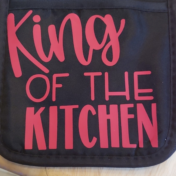 Pocket pot holder set. Red & Black " King " - Picture 2 of 5